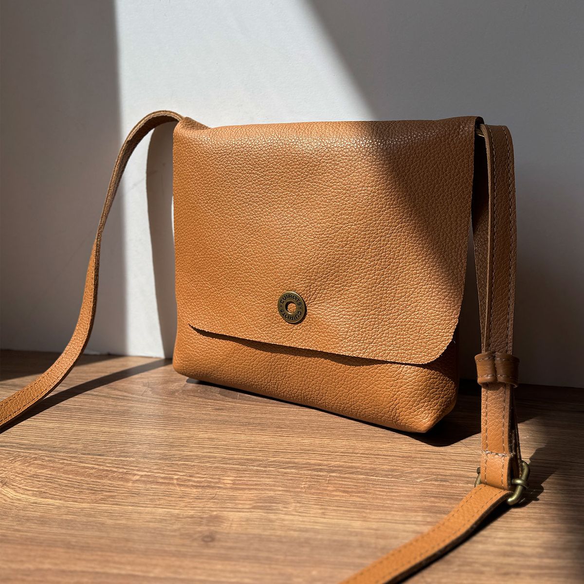 Bandolera con solapa pequeña CUIROTS Seta de piel Amarillo