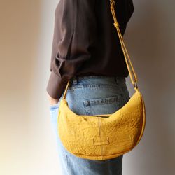 Sac bandoulière demi-lune en cuir CUIROTS Australia