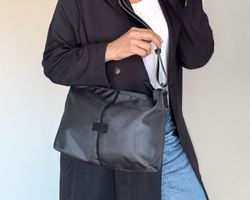 Bolsa de ombro média básica CUIROTS