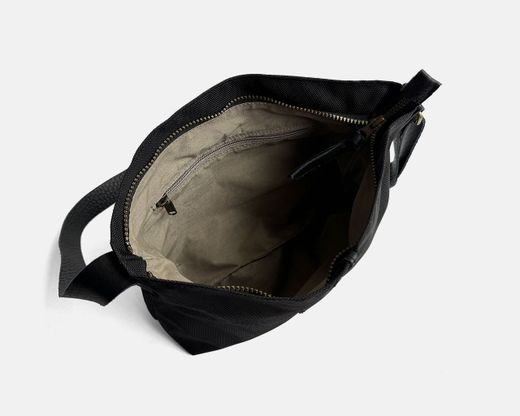 Bolsa de ombro média básica CUIROTS