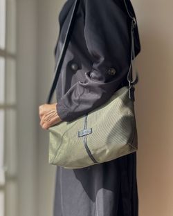 Bolsa de ombro média básica CUIROTS