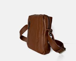 Bandolera pequeña de piel CUIROTS Urban para hombre