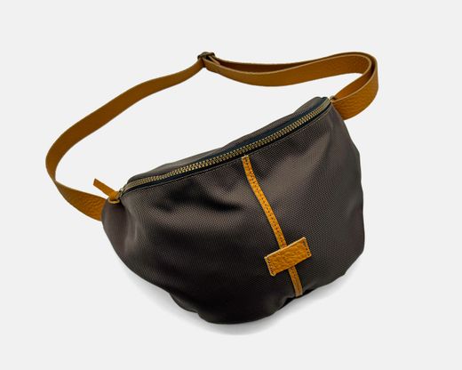 Bandolera tipo riñonera CUIROTS Básic