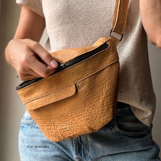Bandolera tipo riñonera mediana CUIROTS Australia de piel