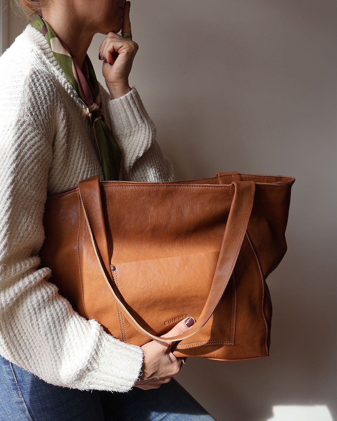 Bolso de hombro grande CUIROTS Evelyn Cuero