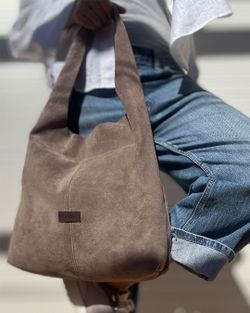Bolsa de ombro grande Zoe em camurça CUIROTS