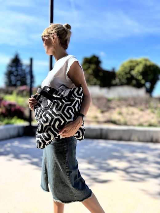 CUIROTS Bolsa de ombro geométrica preta de verão