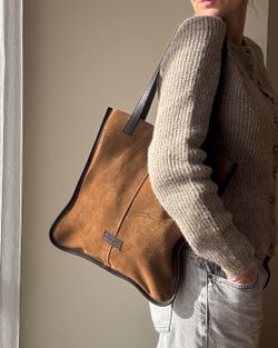 Bolsa de ombro tipo shopper Zoe de camurça da CUIROTS