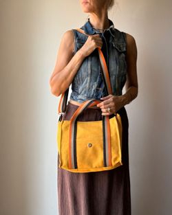 Bolsa de mão e bolsa de ombro média CUIROTS Nuck