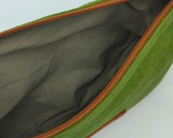 Bolso Wristlet de lino reciclado y piel