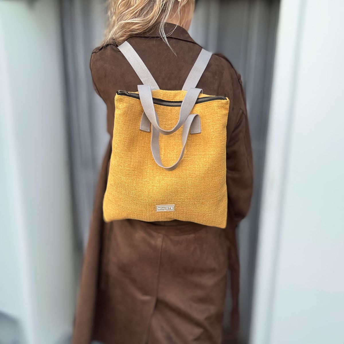 Mochila mediana MINIOTS MiniYute Beige